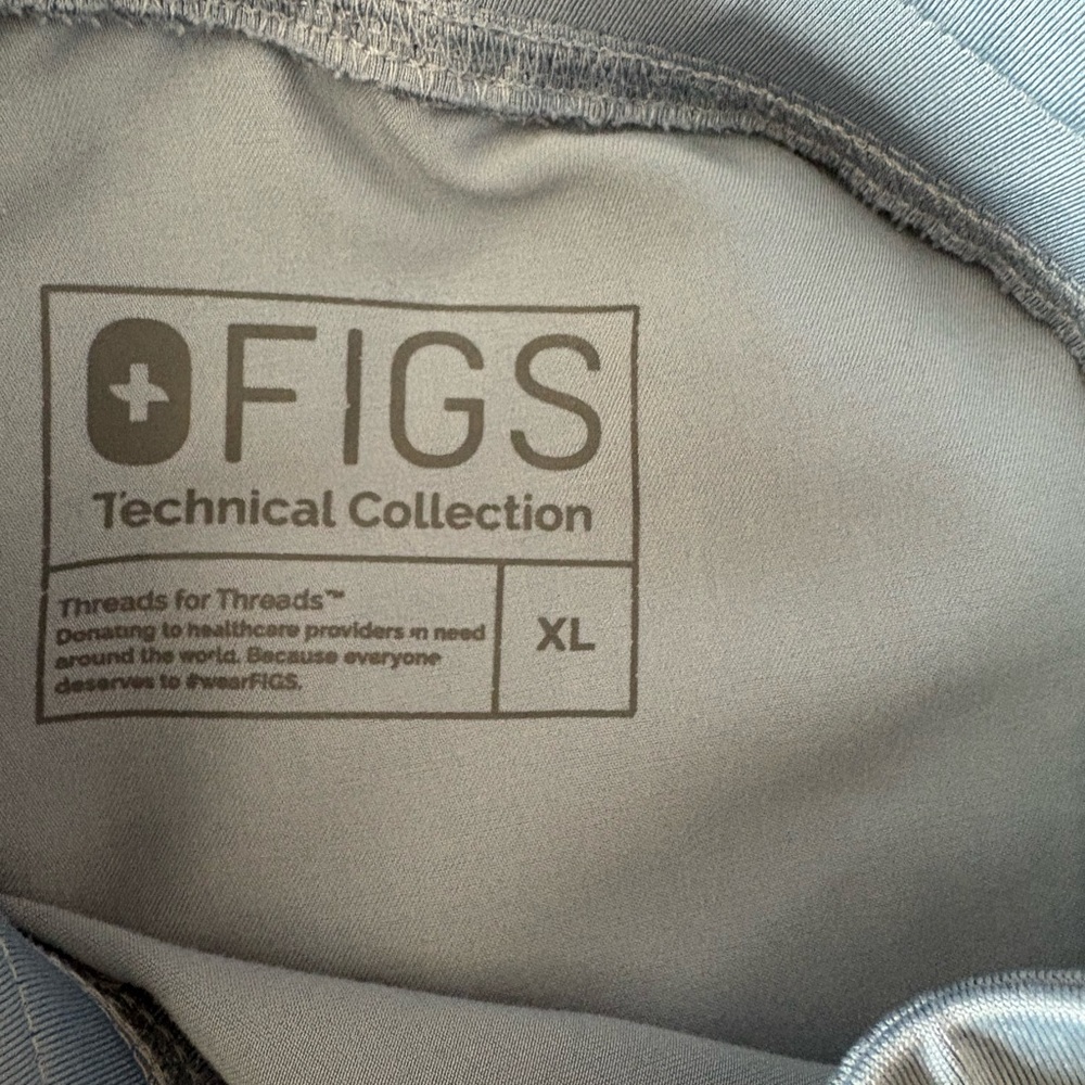 FIGS Scrub Set - Picture 5 of 7
